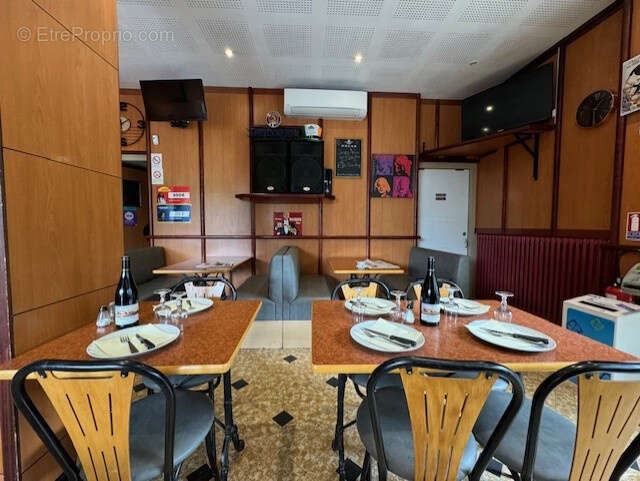 Commerce à FONTAINE