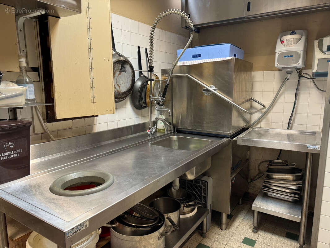 Commerce à FONTAINE