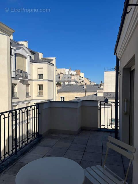 Appartement à PARIS-17E
