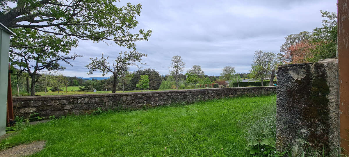 Maison à SAINT-AGREVE