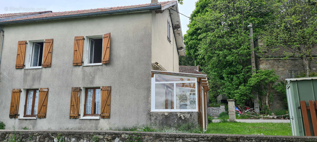 Maison à SAINT-AGREVE