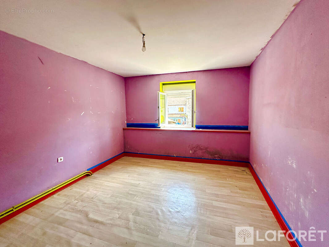 Maison à VALFROICOURT