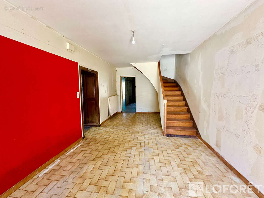 Maison à VALFROICOURT