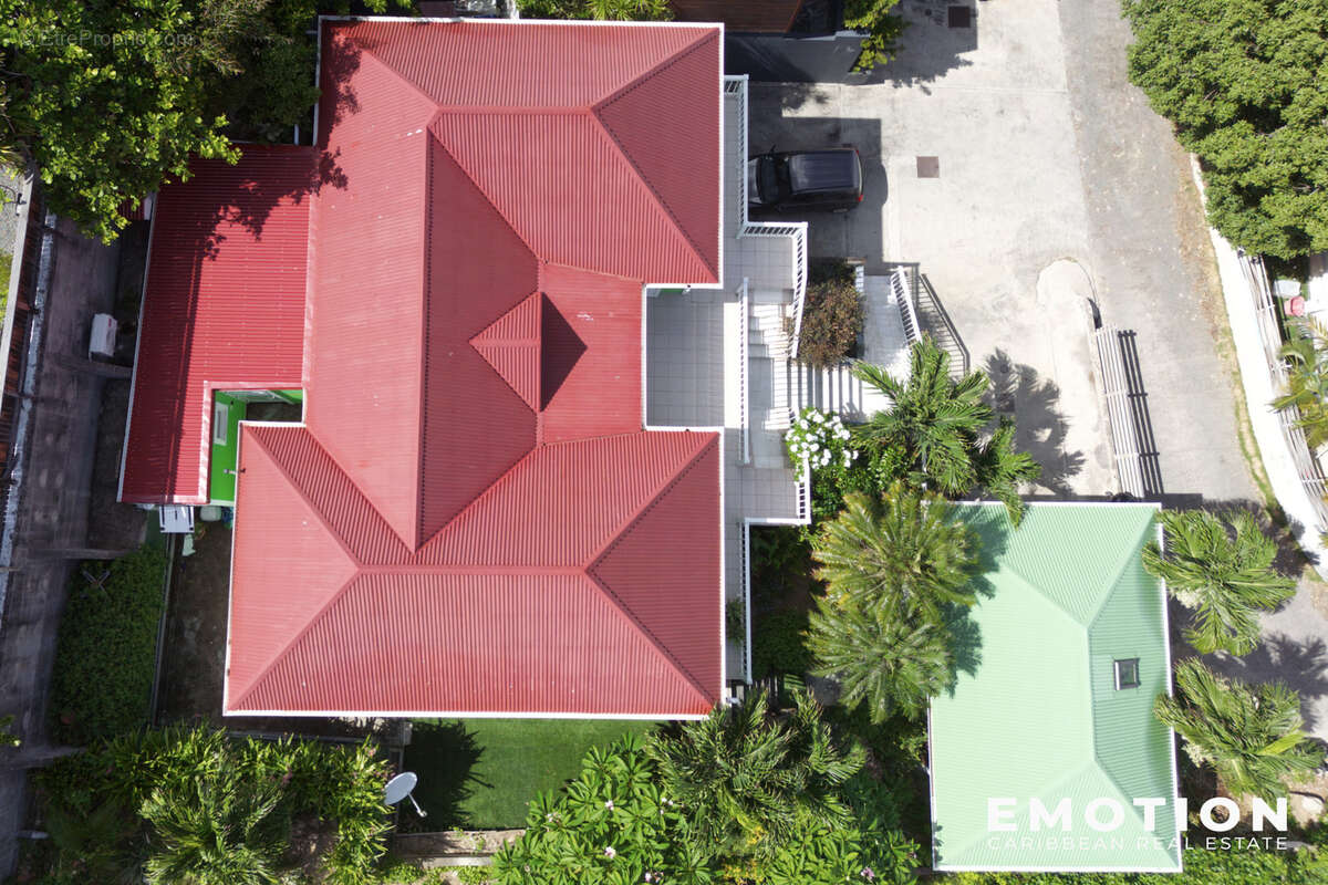 Maison à CAPESTERRE-BELLE-EAU