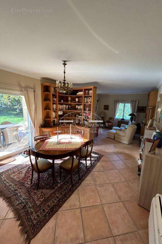 Maison à SAINT-MARTIN-DE-CRAU