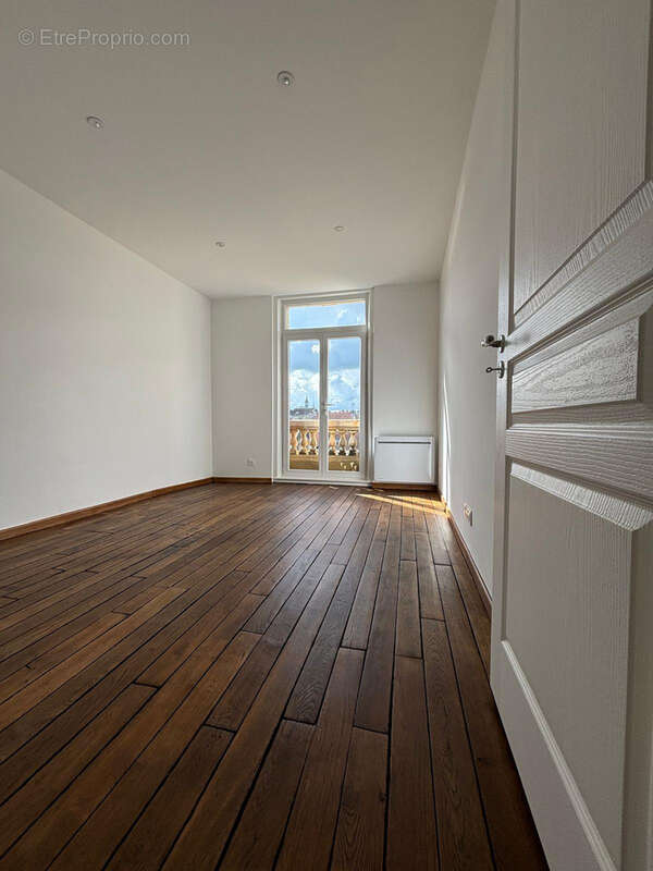 Appartement à CHARLEVILLE-MEZIERES