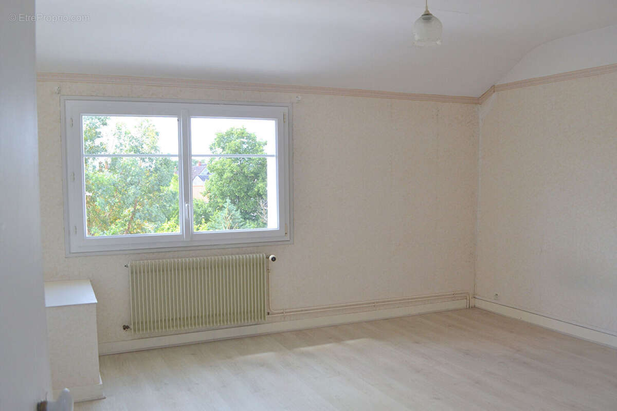 Maison à CHATELLERAULT