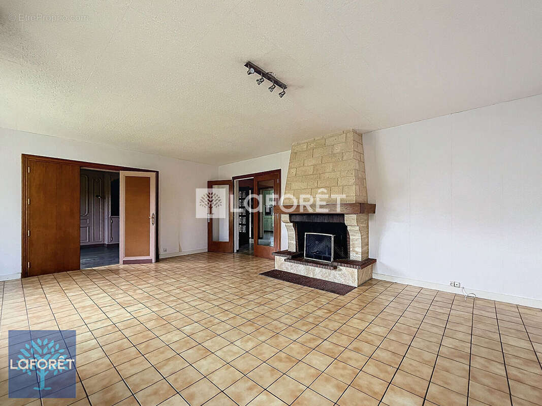 Appartement à VIGNEUX-SUR-SEINE