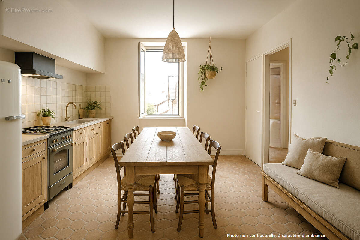 Maison à SALLES-CURAN