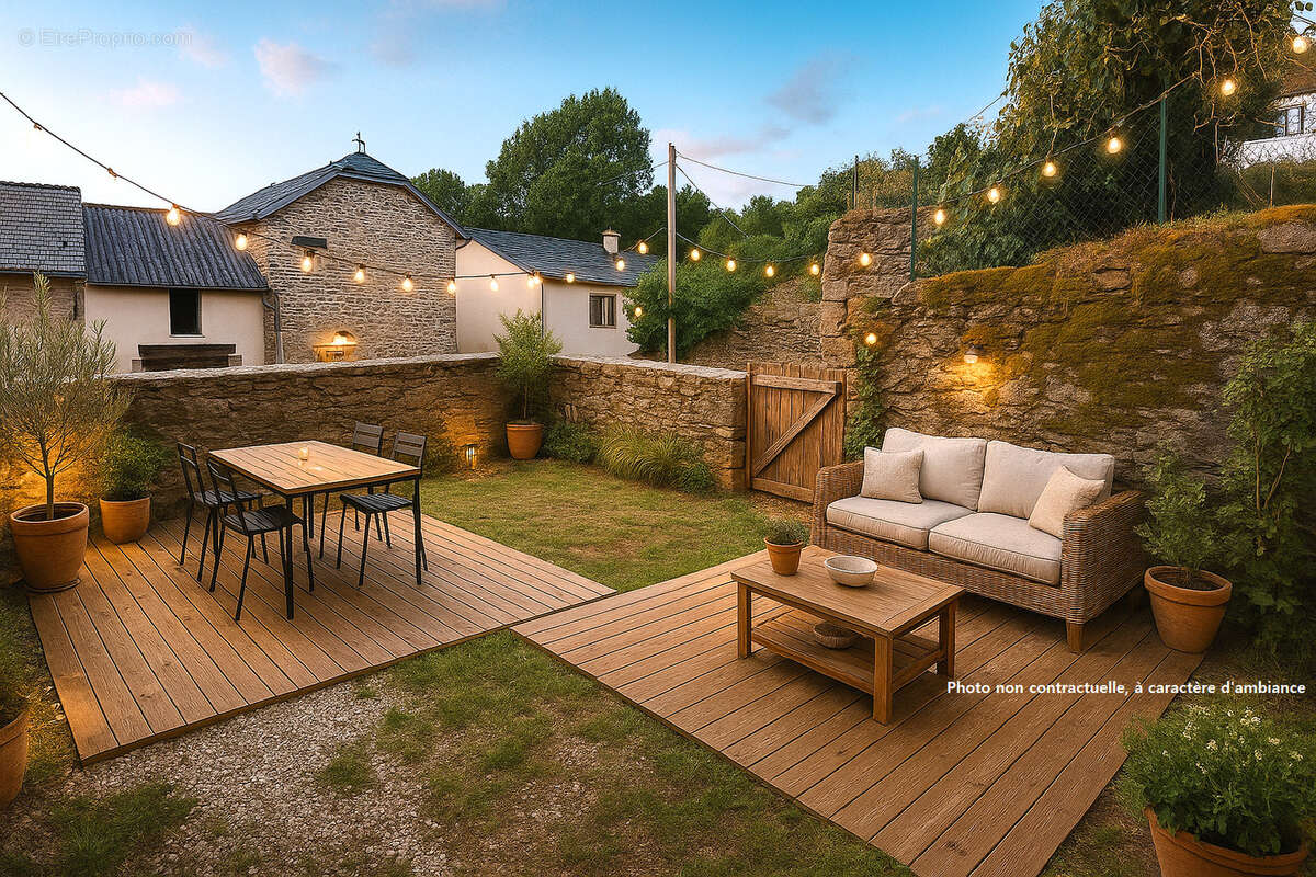 Maison à SALLES-CURAN