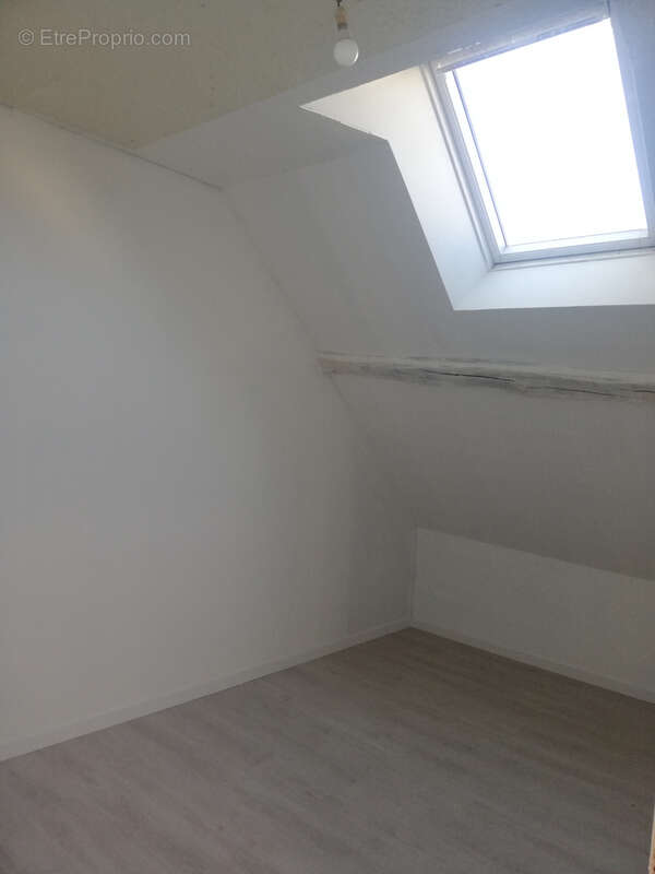 Maison à AILLANT-SUR-THOLON