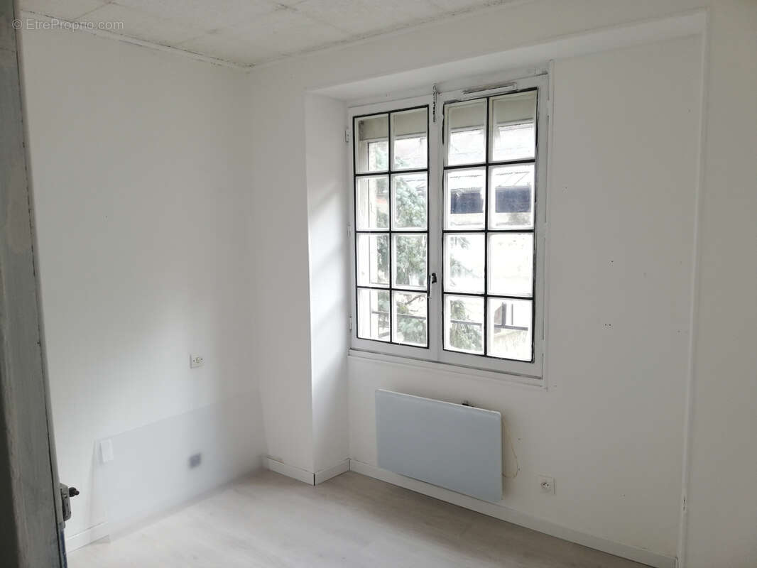 Maison à AILLANT-SUR-THOLON