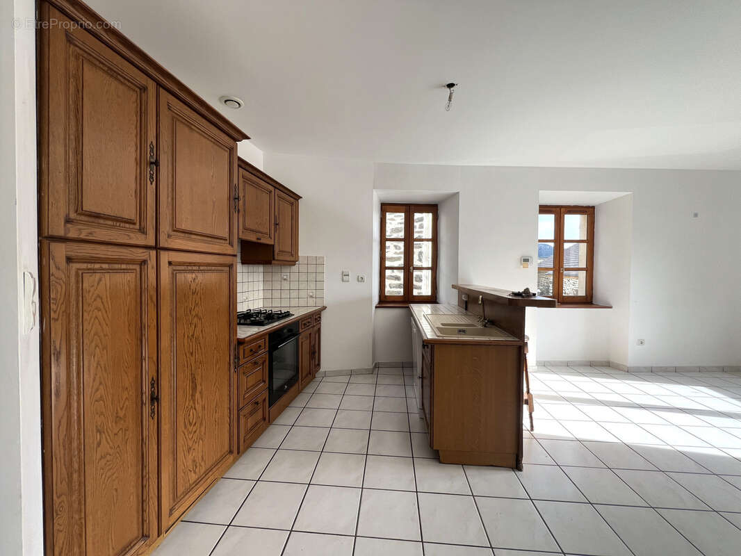 Maison à FREYCENET-LA-TOUR