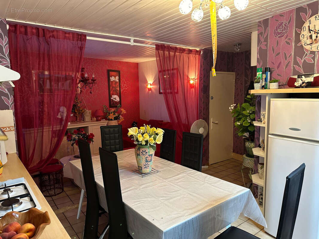 Maison à LA VACQUERIE-ET-SAINT-MARTIN-DE-CASTRIES