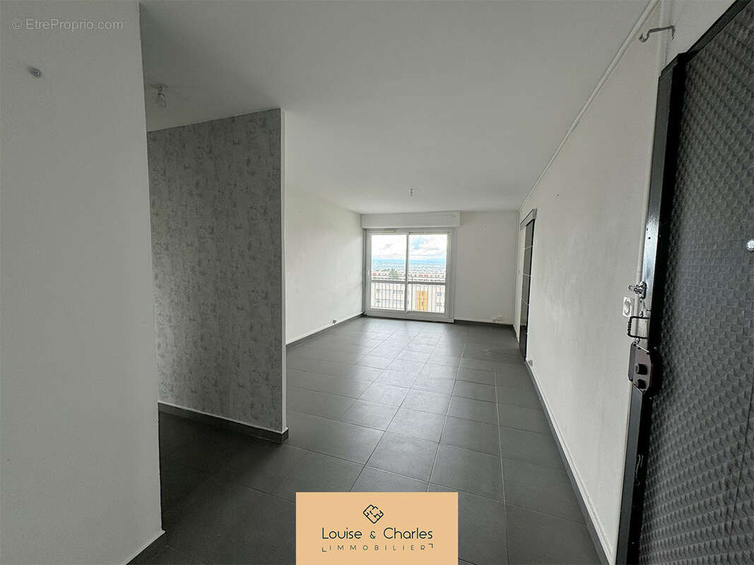 Appartement à RILLIEUX-LA-PAPE