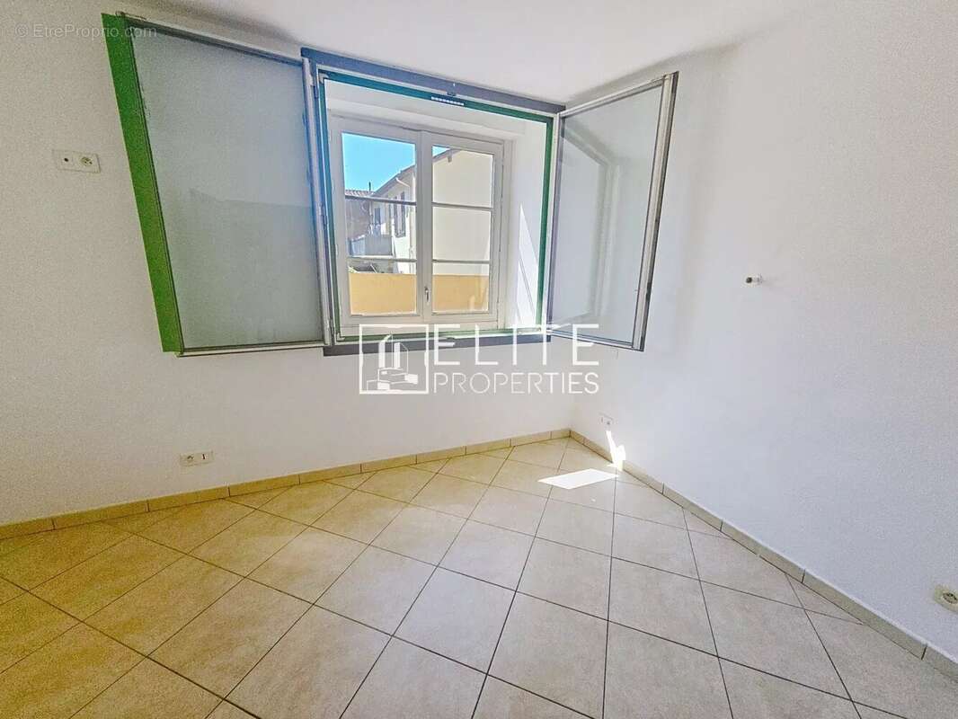 Appartement à VALLAURIS