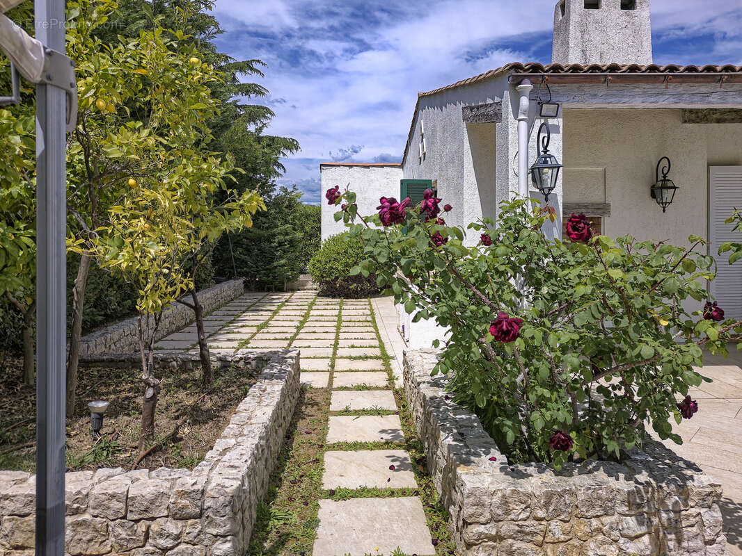 Maison à VILLENEUVE-LOUBET