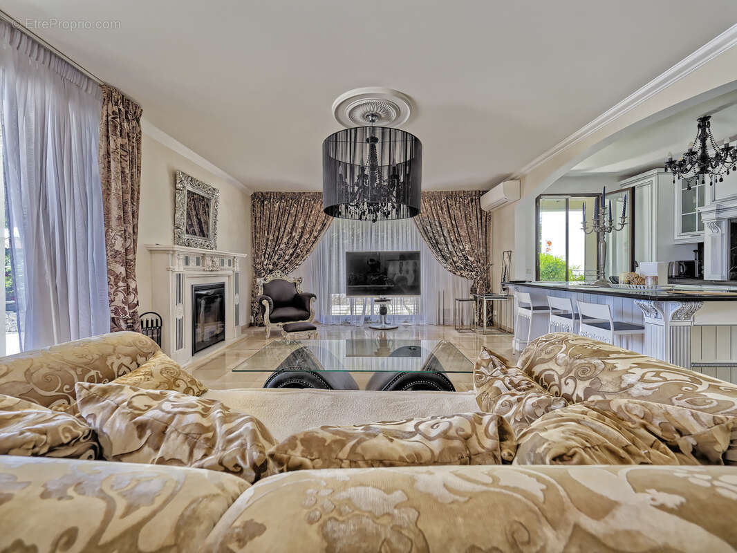 Maison à VILLENEUVE-LOUBET