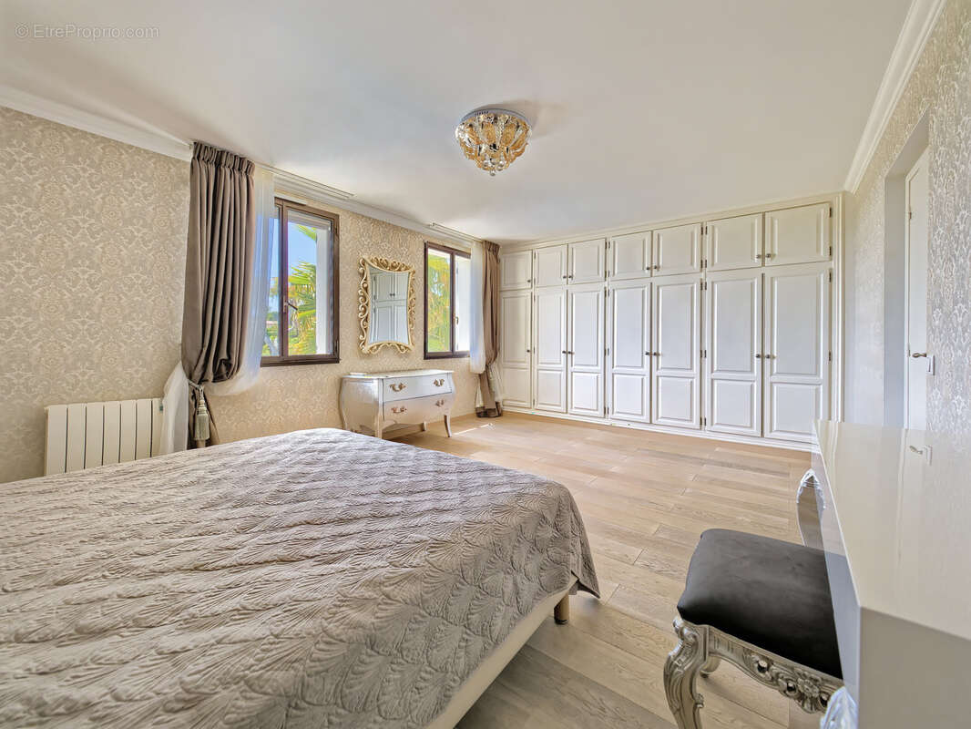 Maison à VILLENEUVE-LOUBET