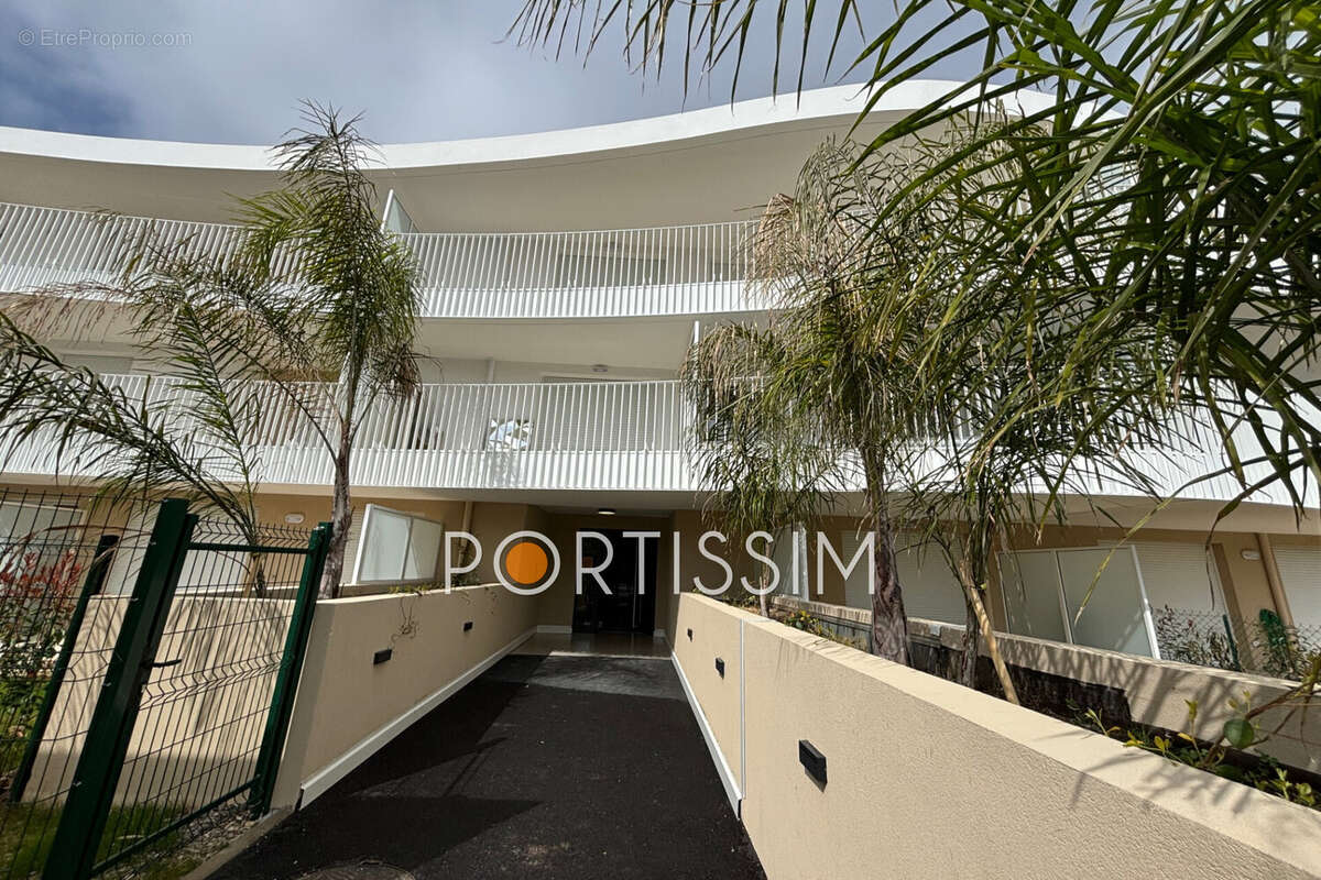 Appartement à VILLENEUVE-LOUBET