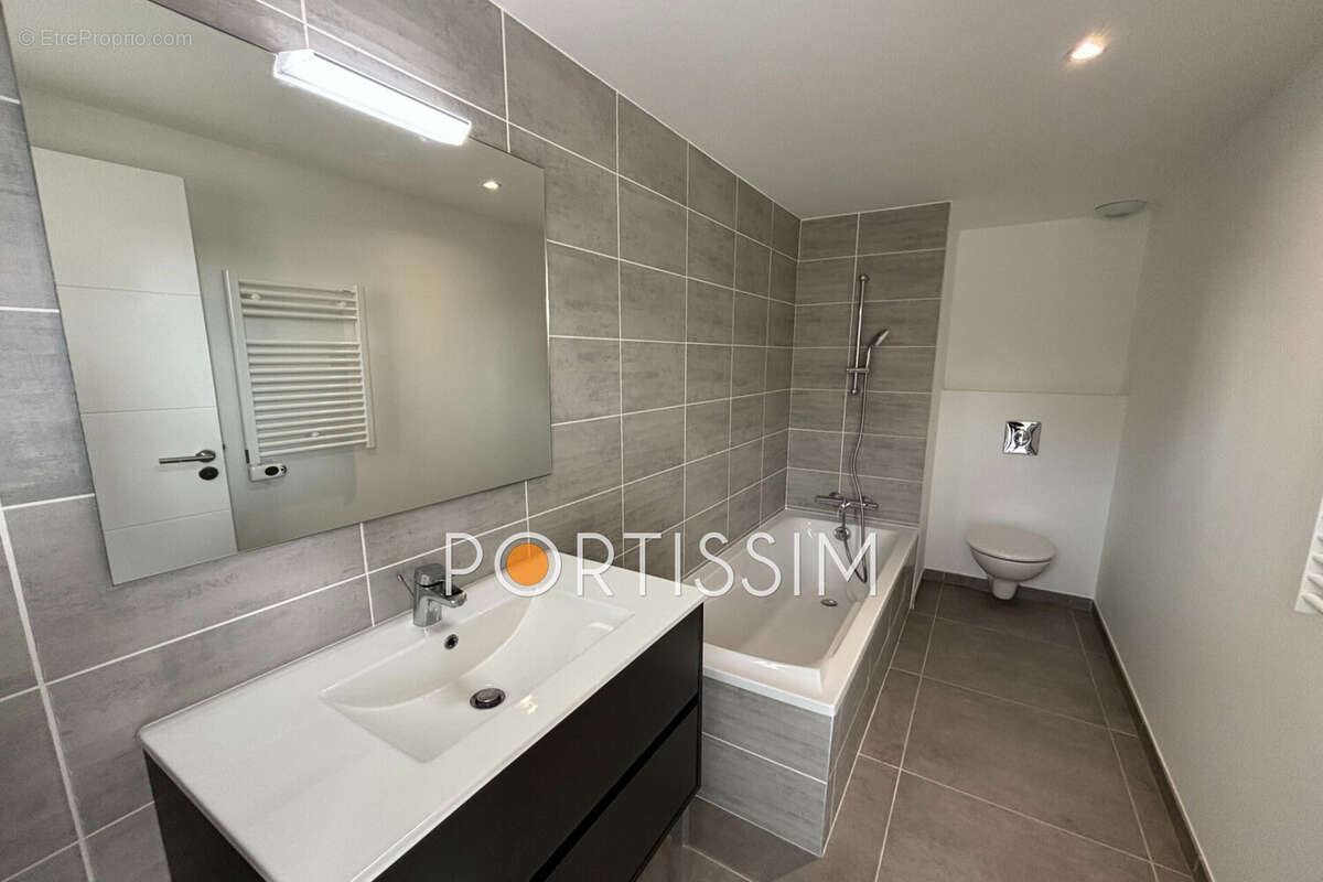 Appartement à VILLENEUVE-LOUBET