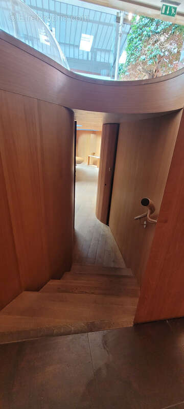 Commerce à PARIS-10E