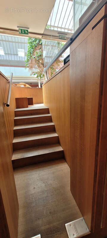 Commerce à PARIS-10E