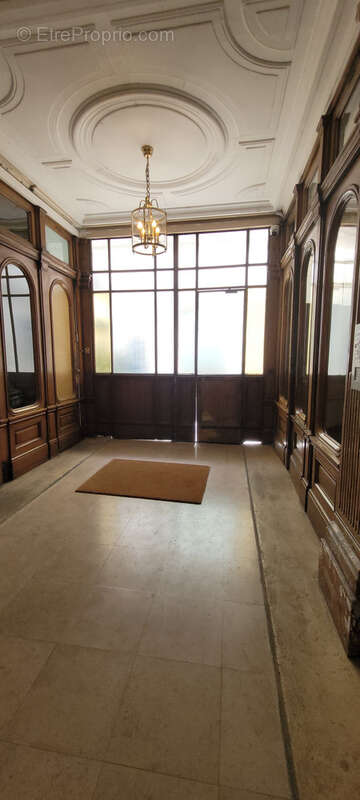 Commerce à PARIS-10E