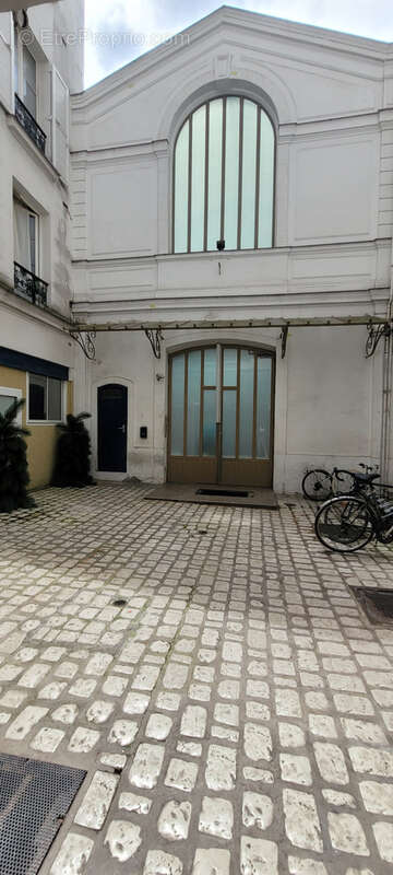 Commerce à PARIS-10E