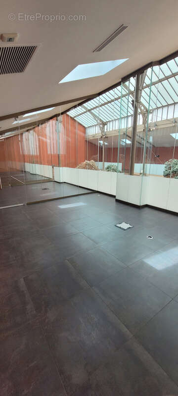 Commerce à PARIS-10E