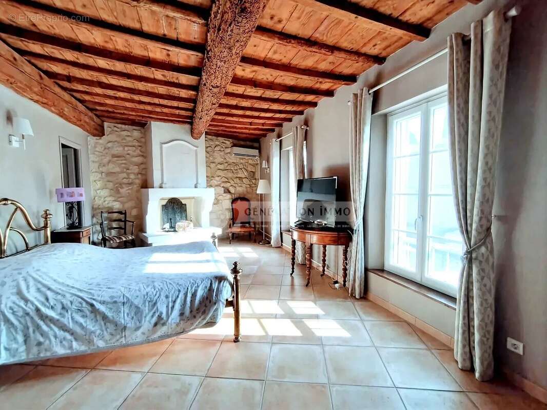 Maison à FONTVIEILLE