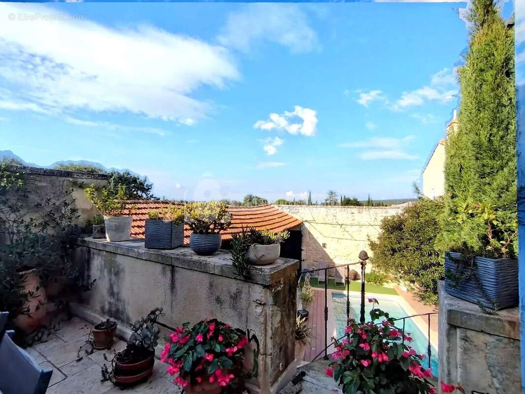 Maison à FONTVIEILLE