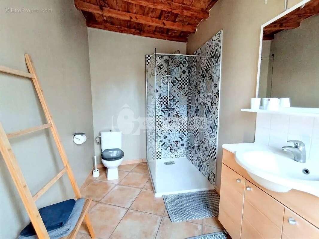 Maison à FONTVIEILLE