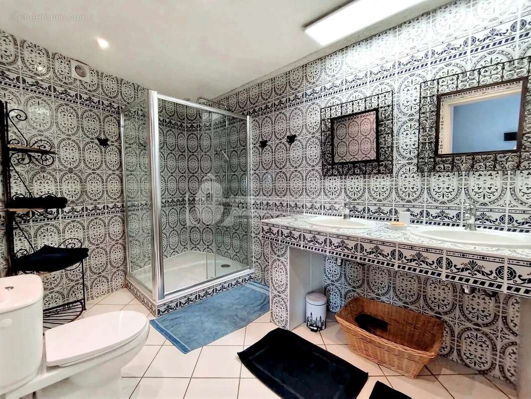 Maison à FONTVIEILLE