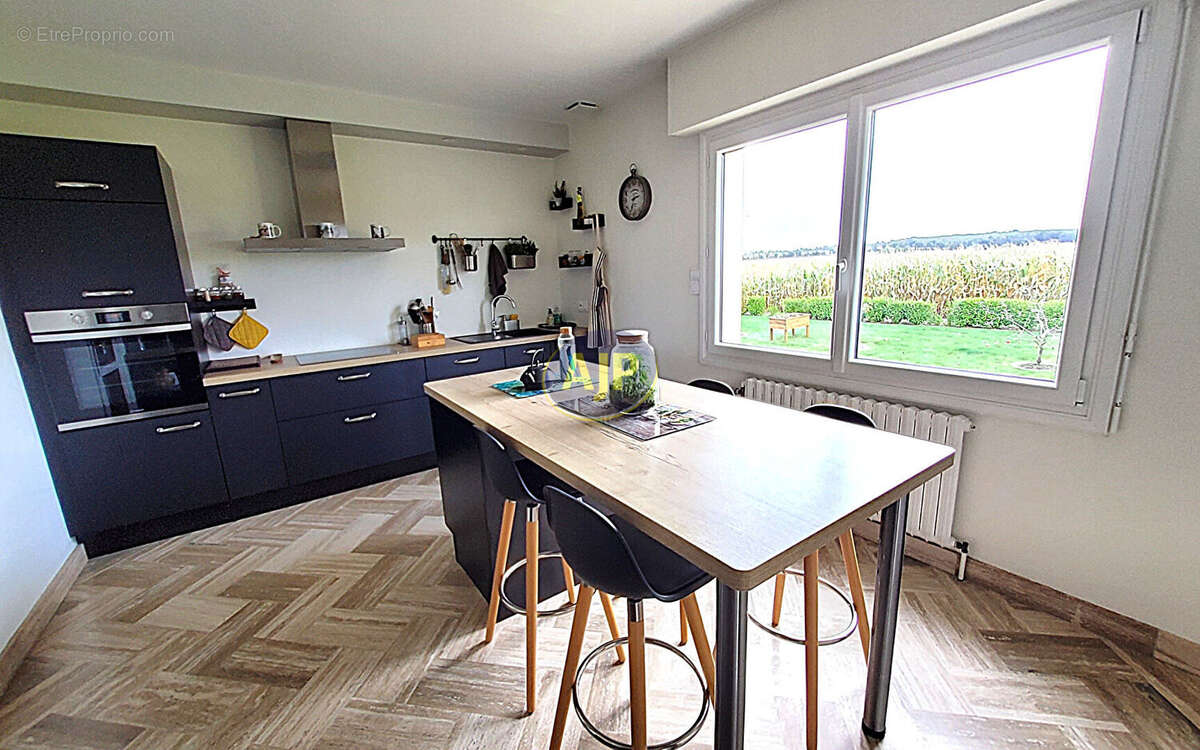 Maison à NOYAL-PONTIVY