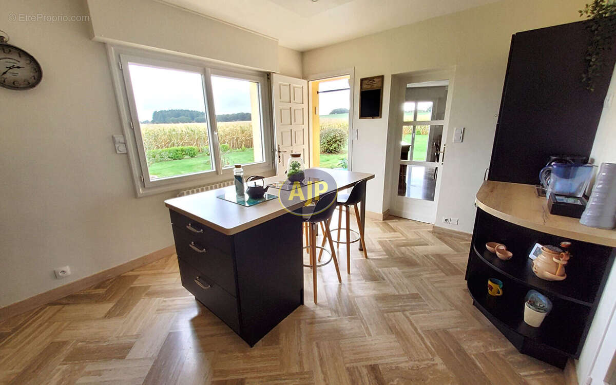 Maison à NOYAL-PONTIVY