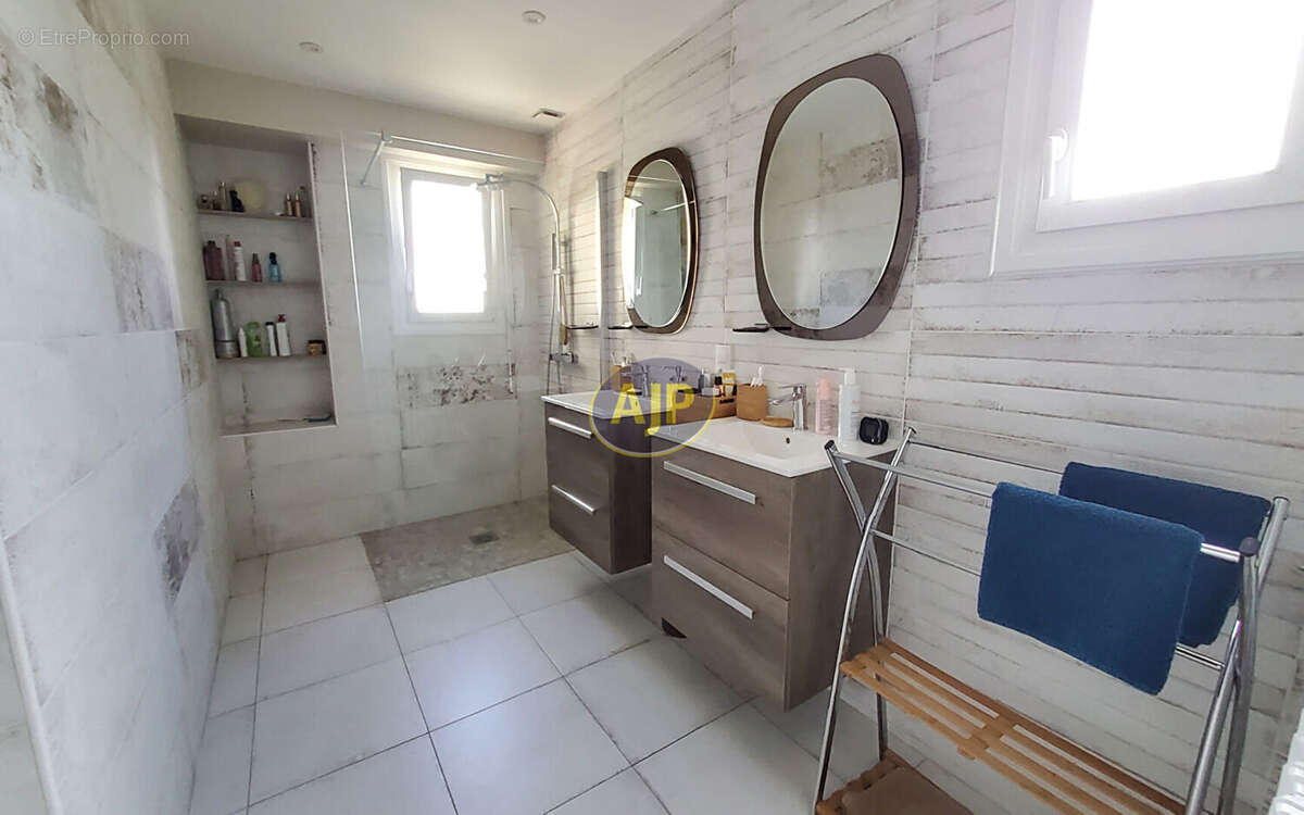 Maison à NOYAL-PONTIVY