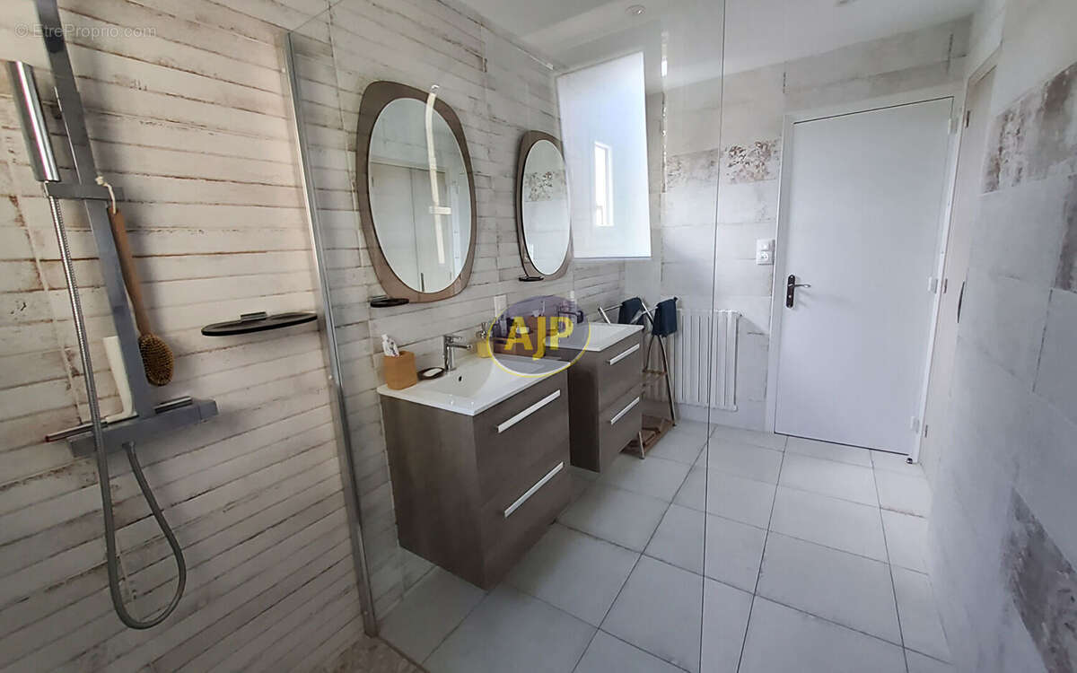 Maison à NOYAL-PONTIVY