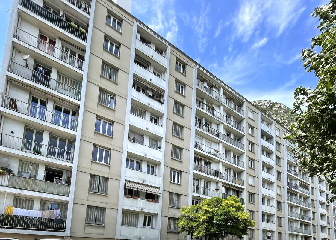 Appartement à SAINT-MARTIN-LE-VINOUX