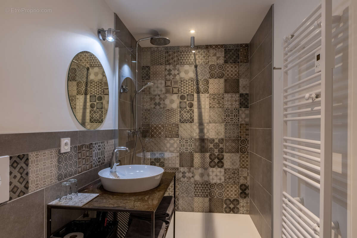 Maison à MONTBRUN-LES-BAINS