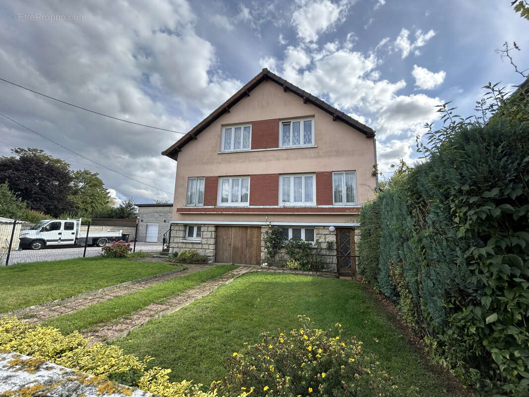 Maison à POIX-DE-PICARDIE