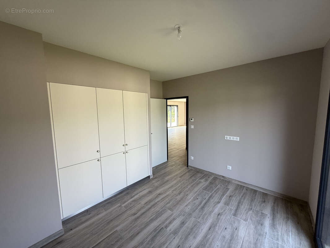 Maison à SAINT-JULIEN-CHAPTEUIL