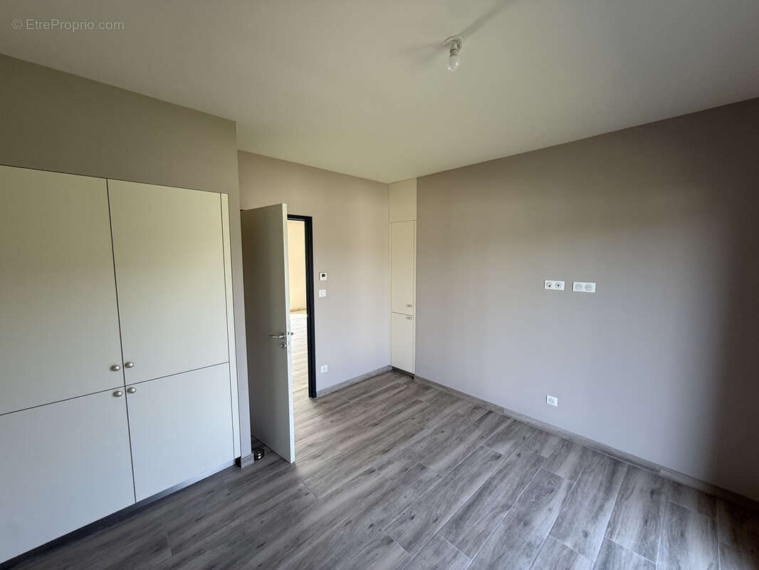 Maison à SAINT-JULIEN-CHAPTEUIL