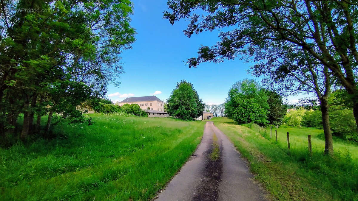 Maison à SAINT-VINCENT-DE-BOISSET