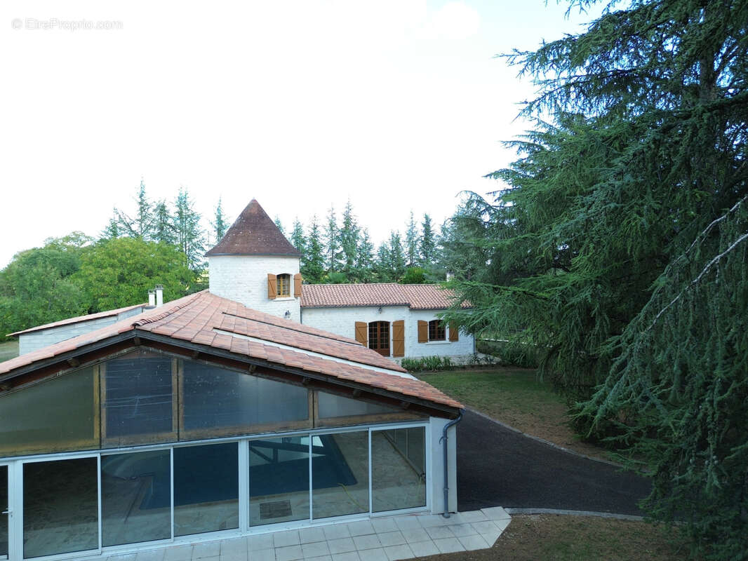 Maison à BARBEZIEUX-SAINT-HILAIRE