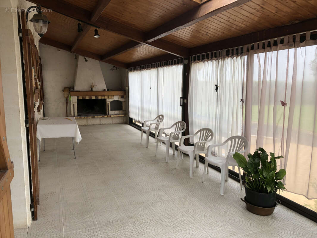 Maison à BARBEZIEUX-SAINT-HILAIRE