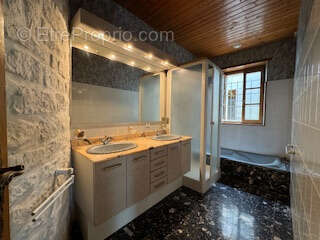 Maison à BARBEZIEUX-SAINT-HILAIRE