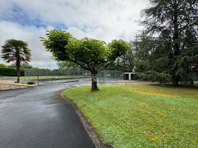 Maison à BARBEZIEUX-SAINT-HILAIRE