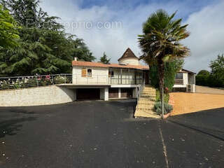 Maison à BARBEZIEUX-SAINT-HILAIRE