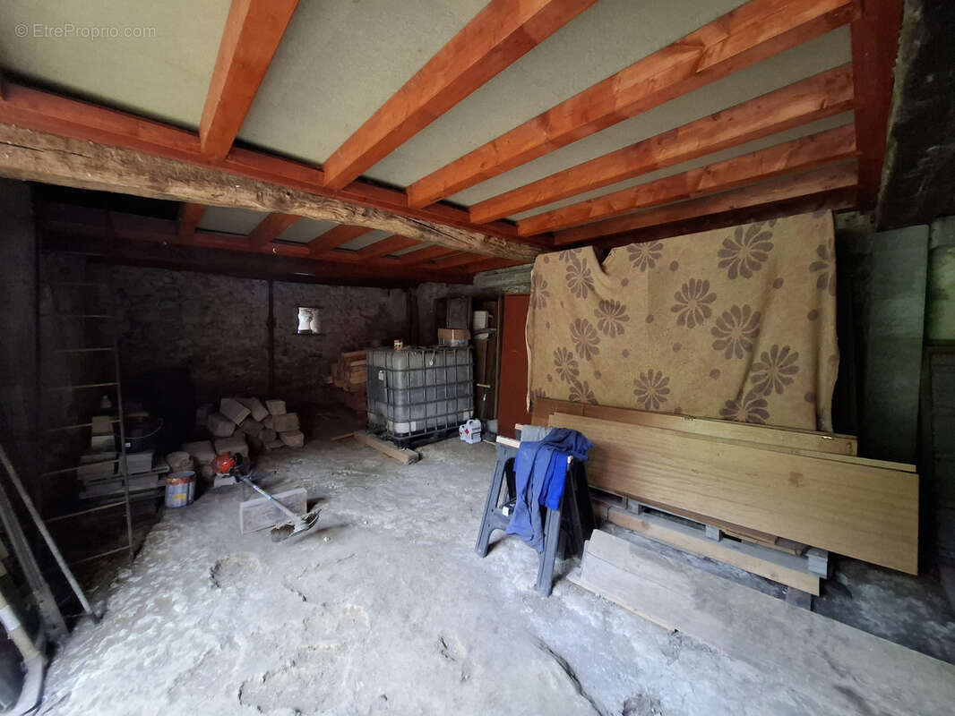 Maison à LAGUINGE-RESTOUE